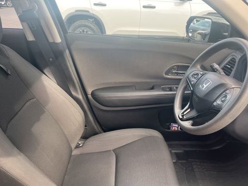 Used 2019 Honda HR-V EX image 9