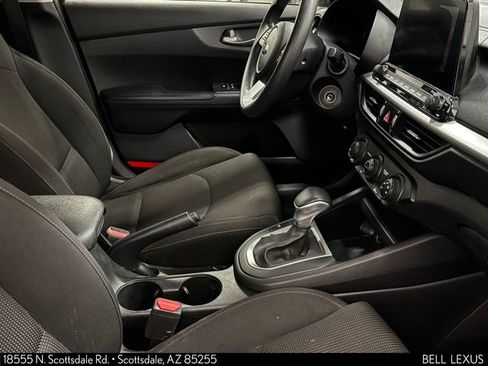 Used 2020 Kia Forte LXS FWD image 29