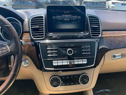 Used 2018 Mercedes-Benz GLE 350 4MATIC w/ Premium 1 Package image 15