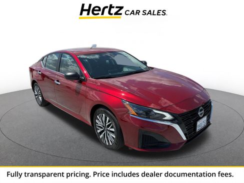 Used 2025 Nissan Altima 2.5 SV FWD image 1