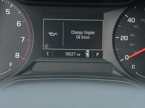 Used 2025 Chevrolet Trax LS w/ LS Convenience Package FWD image 25