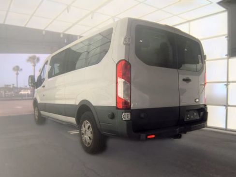 Used 2015 Ford Transit 350 XLT RWD image 2