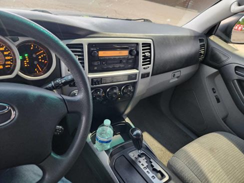 Used 2005 Toyota 4Runner SR5 AWD/4WD image 24