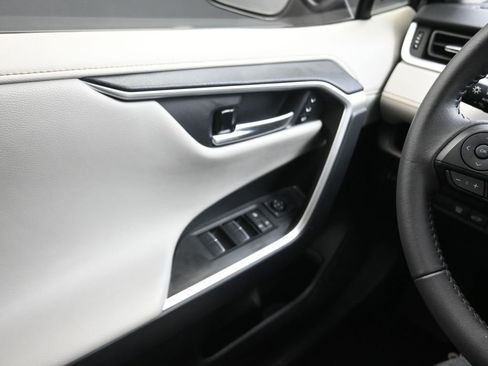 Used 2024 Toyota RAV4 Limited image 11