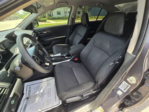 Used 2017 Honda Accord LX image 10