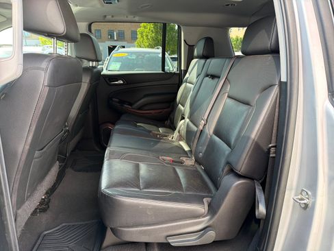 Used 2019 GMC Yukon XL SLT w/ Open Road Package AWD/4WD image 15
