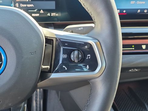 Used 2026 BMW i5 eDrive40 w/ M Sport Package RWD image 19