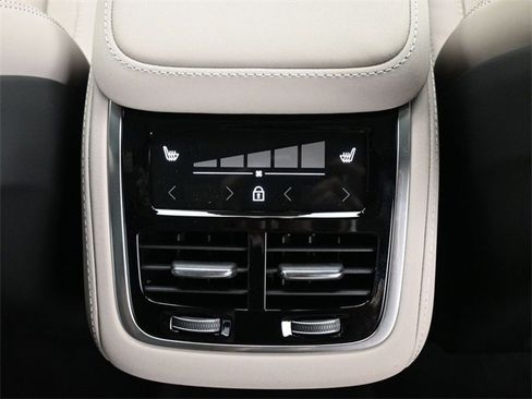 New 2026 Volvo XC90 B6 Ultra image 35