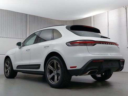 Used 2025 Porsche Macan image 3