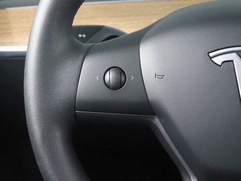 Used 2020 Tesla Model 3 Standard Range Plus image 21