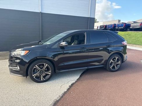 Certified 2019 Ford Edge ST w/ Cold Weather Package AWD/4WD image 4