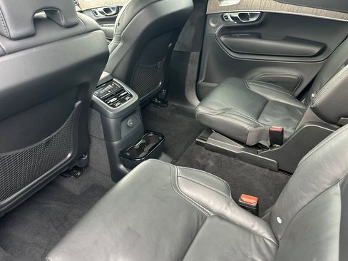 Certified 2023 Volvo XC90 T8 Ultimate w/ Lounge Package image 5