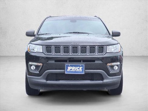 Used 2021 Jeep Compass Latitude w/ Sun and Sound Group AWD/4WD image 2