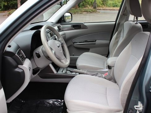 Used 2012 Subaru Forester 2.5X w/ Alloy Wheel Pkg AWD/4WD image 10