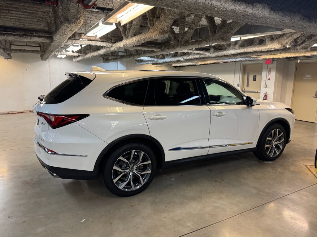 Certified 2024 Acura MDX w/ Technology Package AWD/4WD image 4