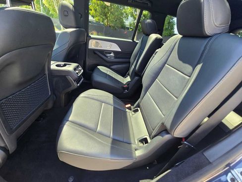 Used 2025 Mercedes-Benz GLS 450 4MATIC image 18