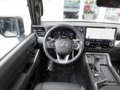 Used 2026 Lexus GX 550 image 35