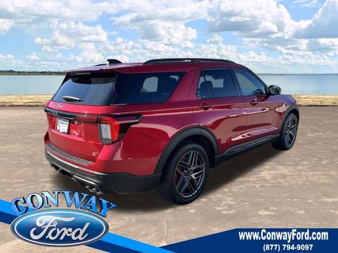 Used 2025 Ford Explorer ST image 5