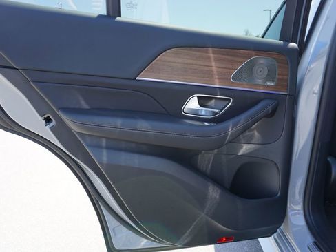 Certified 2025 Mercedes-Benz GLE 450e 4MATIC image 34