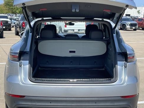 Used 2023 Porsche Cayenne AWD/4WD image 26