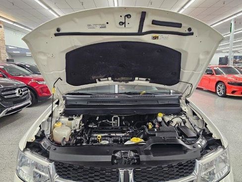 Used 2018 Dodge Journey SE w/ Connectivity Group FWD image 38