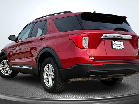 Used 2023 Ford Explorer XLT image 13