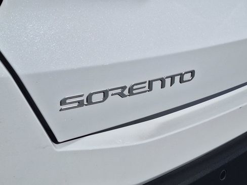 Used 2024 Kia Sorento S AWD/4WD image 31