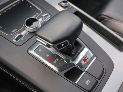 Used 2018 Audi SQ5 Premium Plus w/ Navigation Package image 35