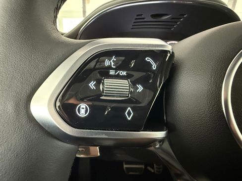 Used 2024 Jaguar E-PACE R-Dynamic SE AWD/4WD image 18