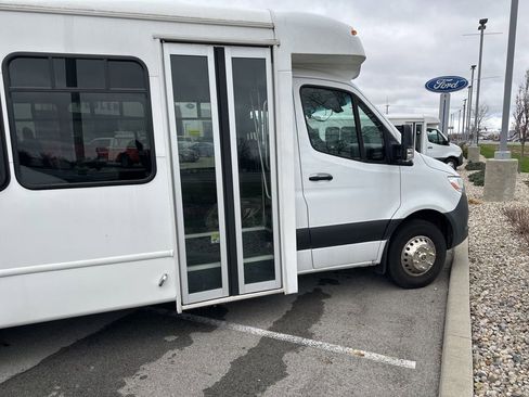 Used 2022 Mercedes-Benz Sprinter 3500 image 24