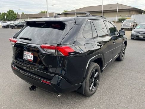 Used 2024 Toyota RAV4 SE w/ Weather & Moonroof Package AWD/4WD image 5