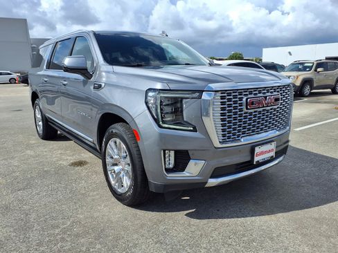 Used 2022 GMC Yukon XL Denali AWD/4WD image 2