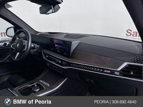 Used 2024 BMW X5 xDrive40i w/ M Sport Package image 30