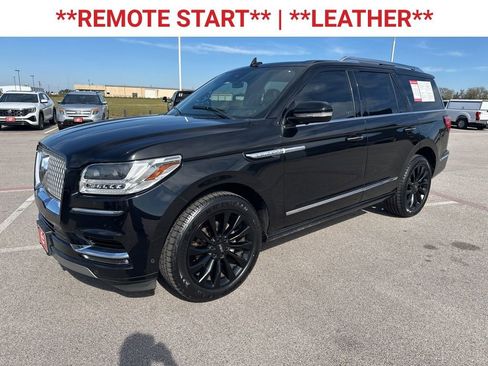 Used 2021 Lincoln Navigator Reserve w/ Luxury Package image 3