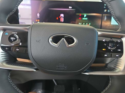 New 2026 INFINITI QX80 Luxe RWD image 18