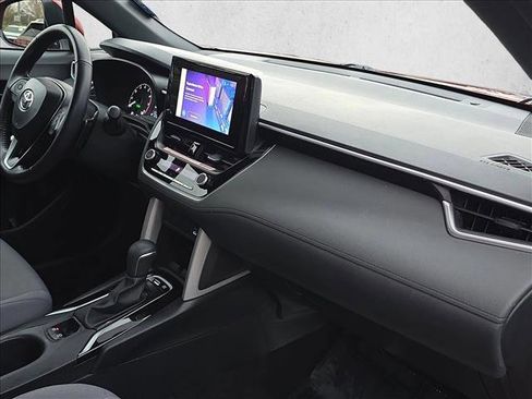 Used 2024 Toyota Corolla Cross SE image 19