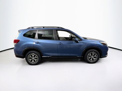 Used 2023 Subaru Forester Premium AWD/4WD image 4