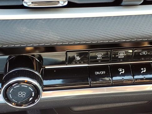 New 2026 Chevrolet Equinox LT image 10