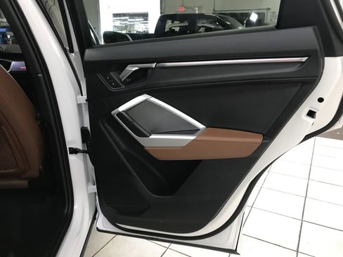 Used 2024 Audi Q3 2.0T Premium Plus image 11