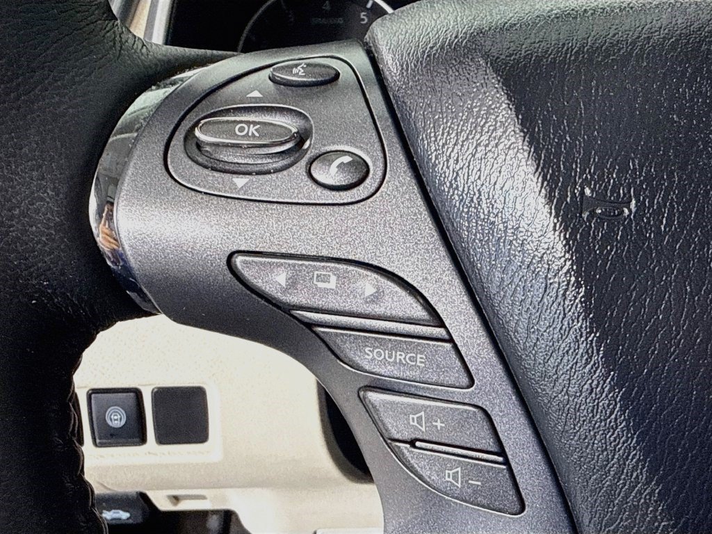 Used 2020 Nissan Murano SL w/ Moonroof Package FWD image 13