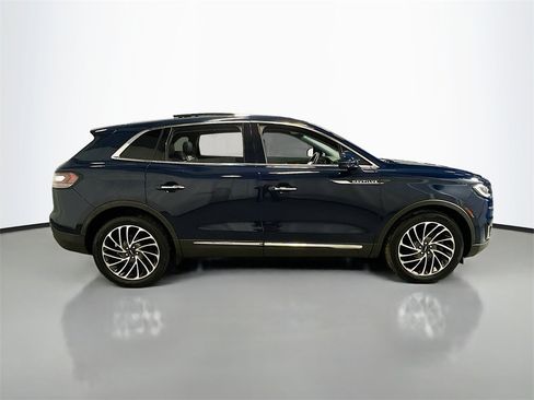 Used 2019 Lincoln Nautilus Reserve image 9