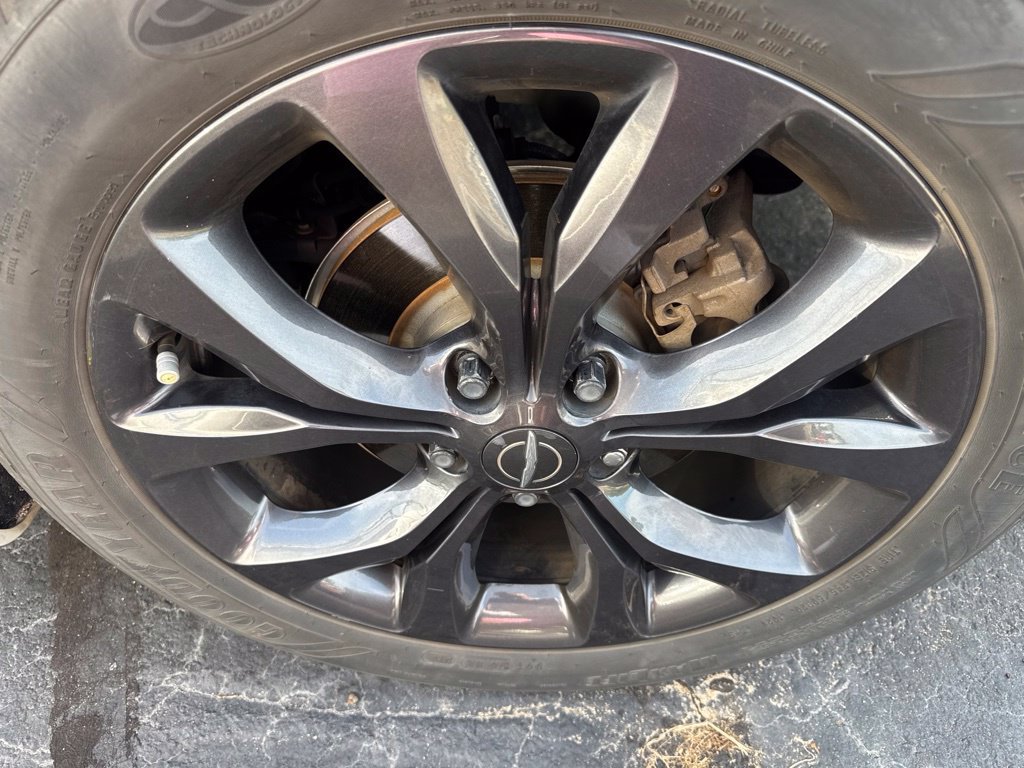 Used 2019 Chrysler Pacifica Touring Plus w/ S Appearance Package FWD image 4
