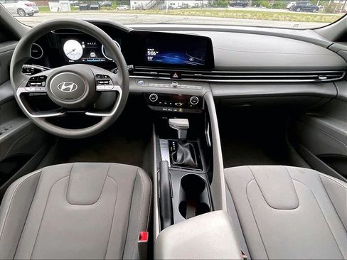 Used 2024 Hyundai Elantra SEL FWD image 21