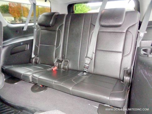 Used 2020 Chevrolet Suburban LT image 23