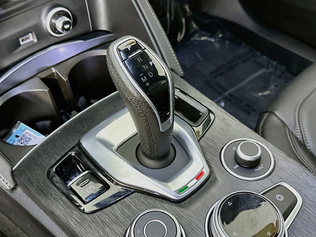Used 2023 Alfa Romeo Stelvio Sprint AWD/4WD image 23