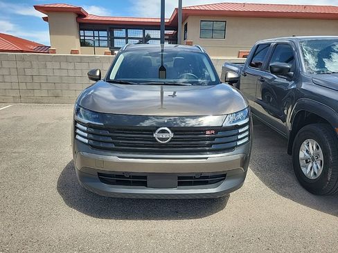 Used 2025 Nissan Kicks SR image 1