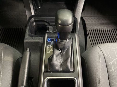 Used 2016 Toyota Tacoma TRD Sport image 26