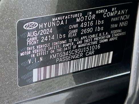 Used 2025 Genesis G70 2.5T image 31