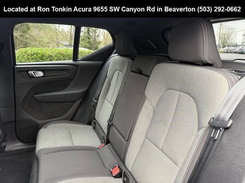 Used 2024 Volvo XC40 B5 Core image 29