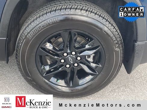 Used 2022 Chevrolet Traverse LT FWD image 32
